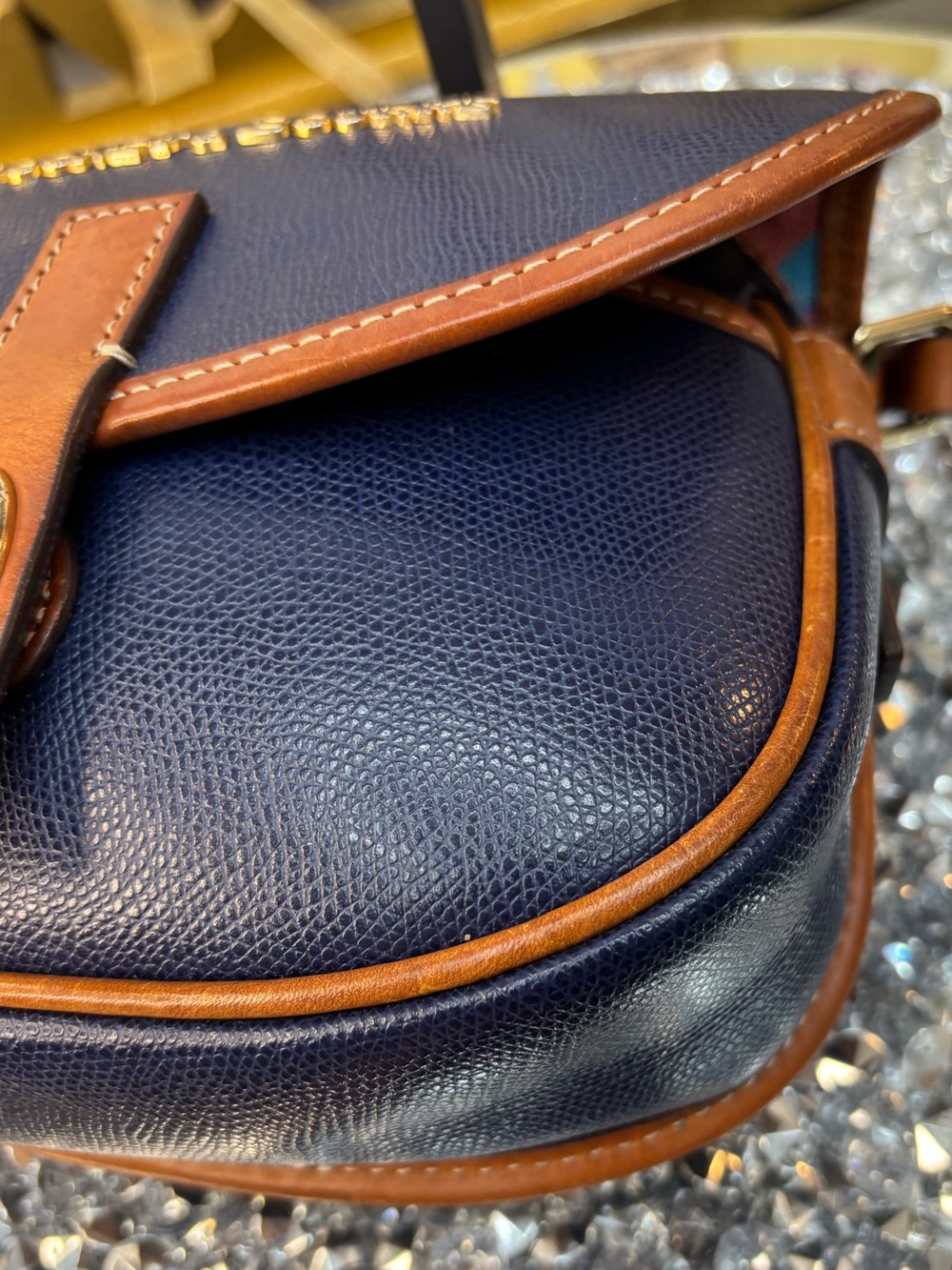Dooney & Bourke made in china Claremont Field Bag EUC - Picture 13 of 16